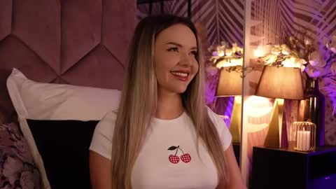 KatJolie online show from May 18, 7:20 pm