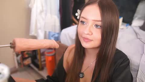 K A T L Y N  online show from November 7, 9:42 pm