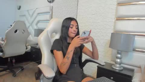 kattylilli online show from May 22, 1:58 am