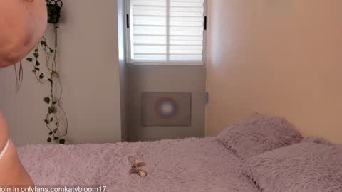    online show from November 10, 9:32 pm