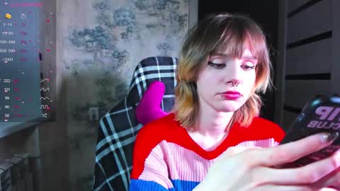 Snapshot of kawaii_power_uwu chatting on October 28, 11:27 am Kira-chan  online show from October 28, 11:27 am