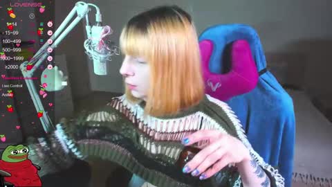 Snapshot of kawaii_power_uwu chatting on January 24, 3:24 pm Kira-chan  online show from January 24, 3:24 pm