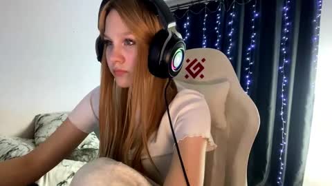 Amia online show from March 6, 6:25 pm