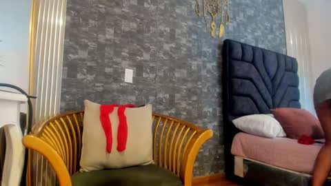 keila online show from November 1, 9:19 pm