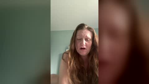 kellilyn10 online show from August 7, 9:22 pm