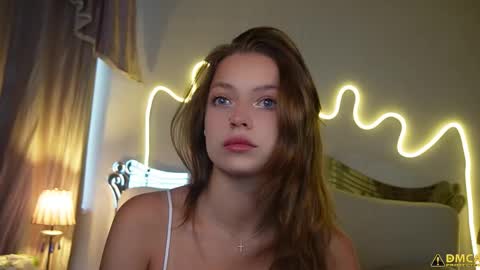 kelly_peachpiee online show from March 2, 5:19 am