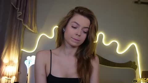 kelly_peachpiee online show from December 17, 5:33 am