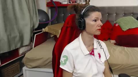 kelly online show from November 4, 10:37 pm