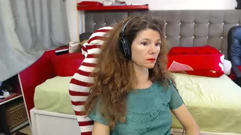 kelly online show from November 20, 11:44 am