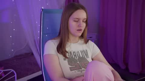 kelly online show from March 2, 8:38 am