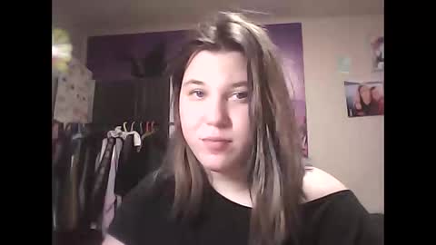 Snapshot of kemeli008 chatting on October 27, 9:53 pm Kemeli008 online show from October 27, 9:53 pm