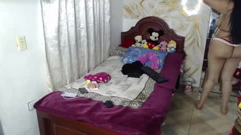 kendall  online show from October 31, 7:34 am