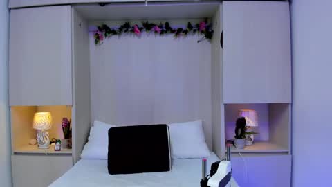 Kendal online show from December 27, 11:39 am