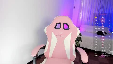 Kendall online show from February 26, 7:24 pm