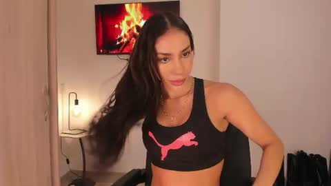 kendra  Benz online show from August 6, 10:39 pm