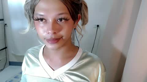 kendra_lunaxx online show from July 28, 7:39 am