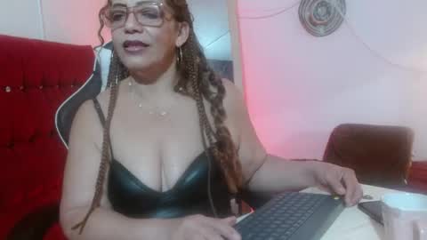 kendra_lust_69 online show from May 13, 10:48 pm