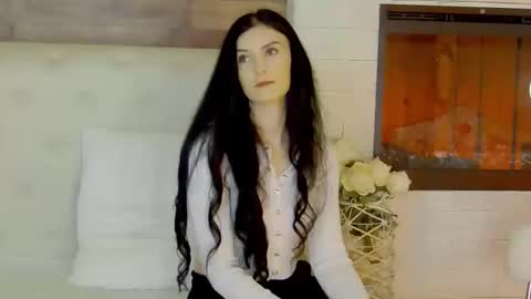 KendraBloom online show from January 9, 7:02 am