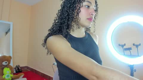 Kenia online show from April 3, 10:41 pm