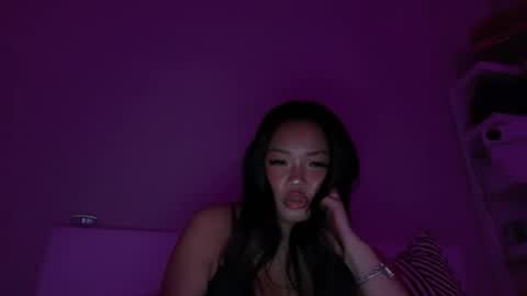 kenzisnow online show from August 4, 3:34 am