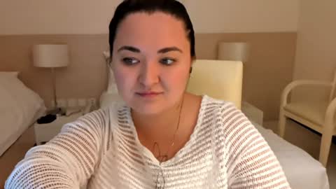 Pretty  P online show from June 21, 5:11 am