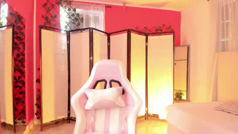 Khloe online show from October 4, 2:11 pm