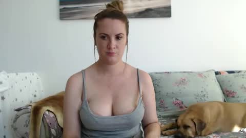 Snapshot of khrysssarah chatting on September 24, 10:25 am Sarah online show from September 24, 10:25 am