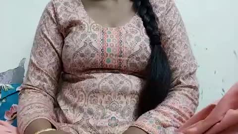 khushisinghh online show from December 14, 12:33 pm