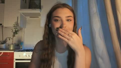 Ola my name is Lissa  Lets hit 10 Thumbs Up together   online show from June 3, 2:33 pm