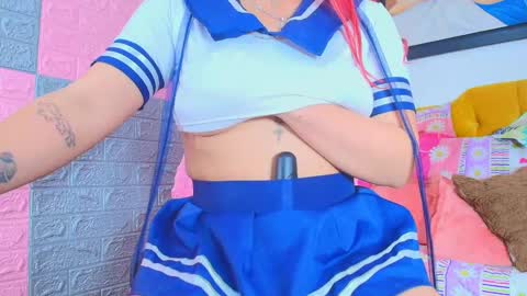 Snapshot of kiim_katta001 chatting on January 2, 10:05 am leidy online show from January 2, 10:05 am