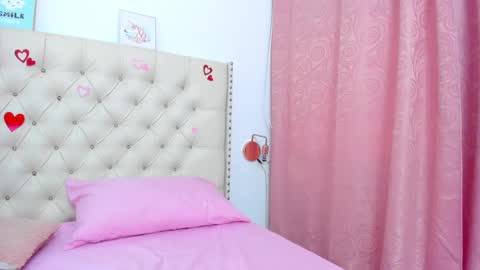 kim_eli online show from February 26, 10:00 pm