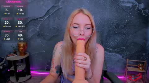 KIM online show from February 17, 3:58 am