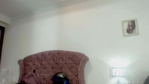 K I M online show from February 5, 11:44 am