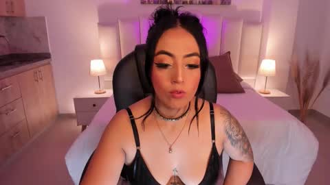 kim online show from November 4, 11:04 am