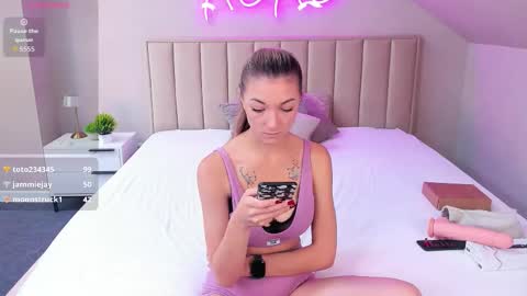 Snapshot of kimberlly_smith chatting on September 15, 2:09 am kimberlly_smith online show from September 15, 2:09 am