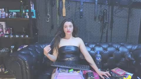 Snapshot of kimberly_swan_ chatting on January 27, 8:39 pm KIMBERLY SWAN online show from January 27, 8:39 pm