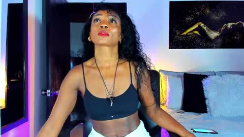 Kimberly Banks online show from January 8, 12:05 pm