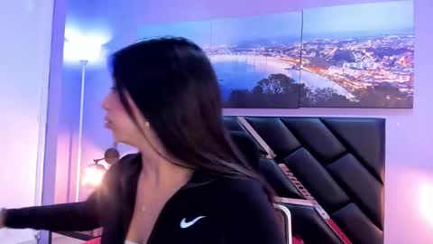 Kimberly Villalobos online show from February 27, 10:59 am