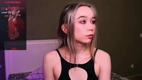 Kimiko online show from November 18, 12:33 am