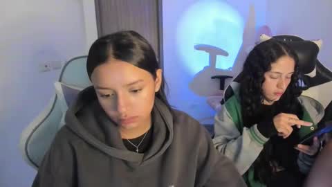 kimmi online show from February 2, 10:31 pm