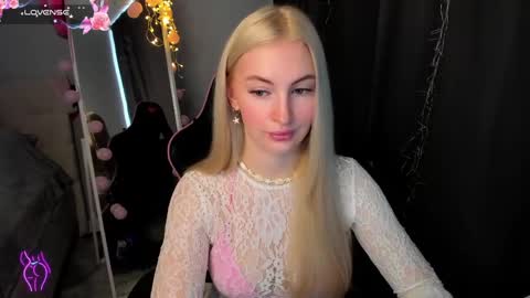 kimmy1_powell online show from April 11, 3:01 am