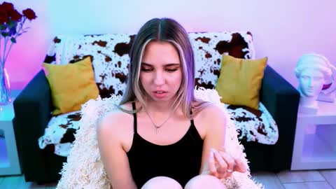 kimporins online show from March 25, 12:41 pm