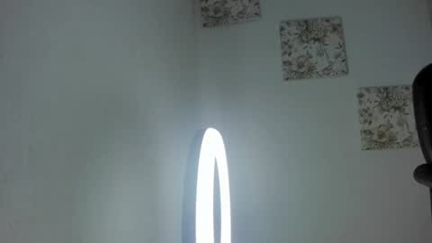 Snapshot of kimthompsonn chatting on December 15, 9:03 am Kim Thompson online show from December 15, 9:03 am