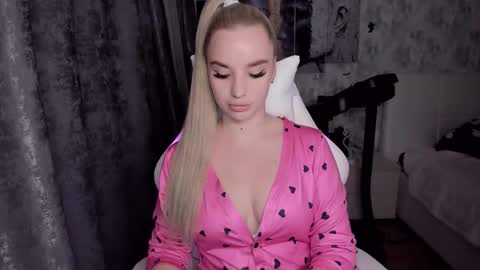 kirakrox online show from November 11, 6:49 pm