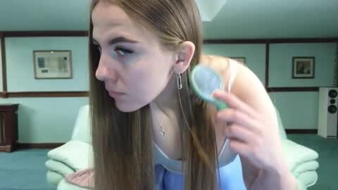  Kira  online show from December 22, 2:04 am