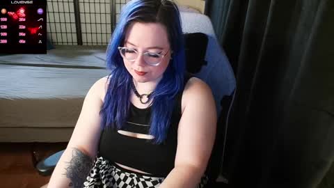 Snapshot of kiraspitqueen chatting on January 17, 2:18 am KiraSpitQueen online show from January 17, 2:18 am