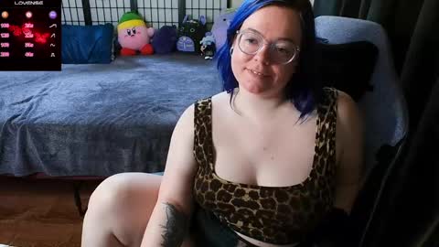 Snapshot of kiraspitqueen chatting on December 20, 3:36 am KiraSpitQueen online show from December 20, 3:36 am