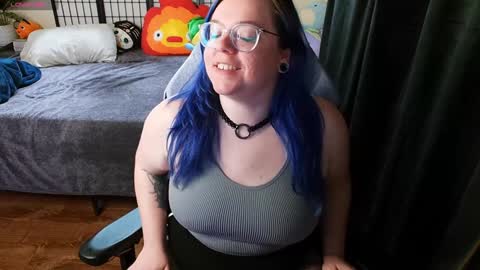 Snapshot of kiraspitqueen chatting on February 8, 5:51 am KiraSpitQueen online show from February 8, 5:51 am