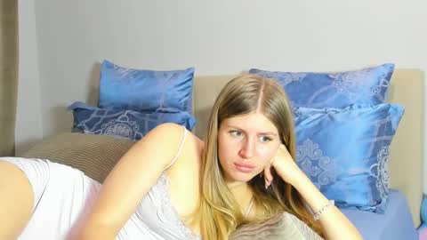 Kira online show from February 19, 9:02 pm