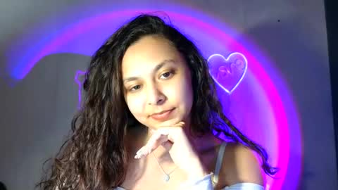 kiss_ameliaa online show from February 26, 7:40 pm